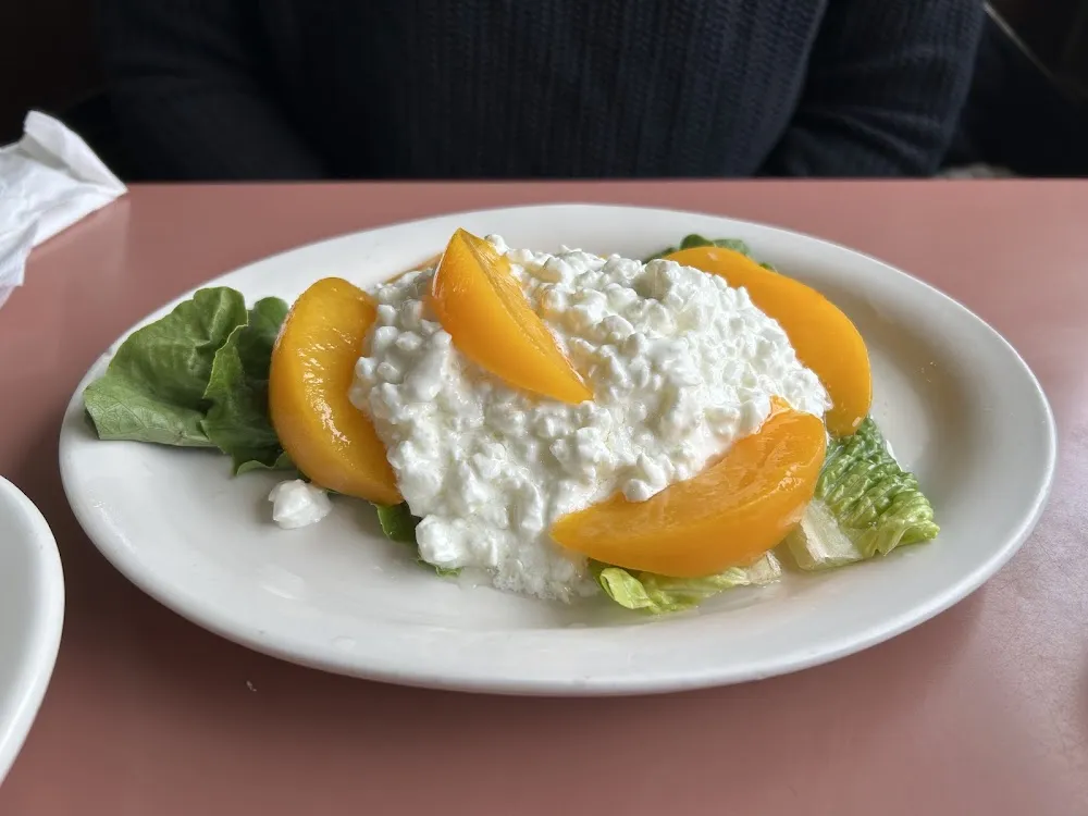 Cottage Cheese and Peaches